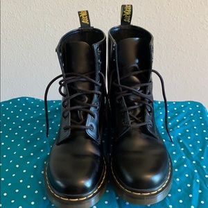 WOMEN’S 1460 SMOOTH DR. MARTENS